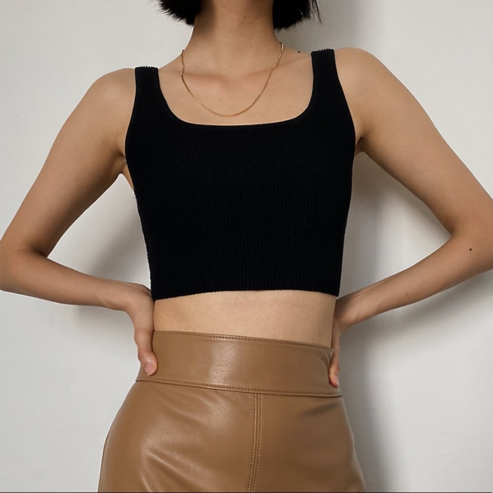 ARITZIA ~ Babaton sculpt knit tank